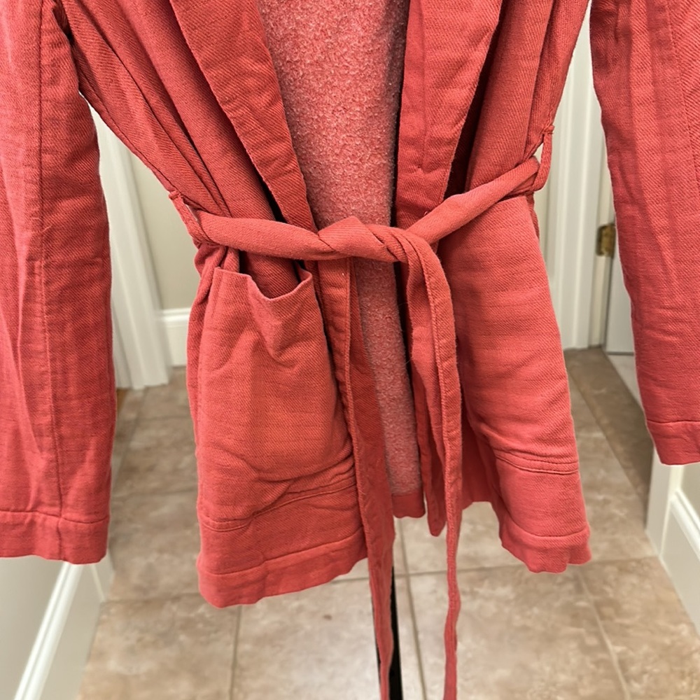 XiRENA women’s Marlen Jacket in Sundried Red - Picture 9 of 16